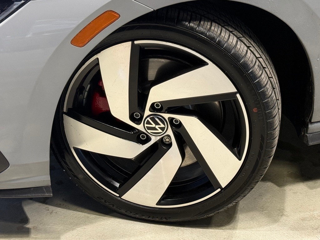 2024 VOLKSWAGEN GOLF GTI - Image 8