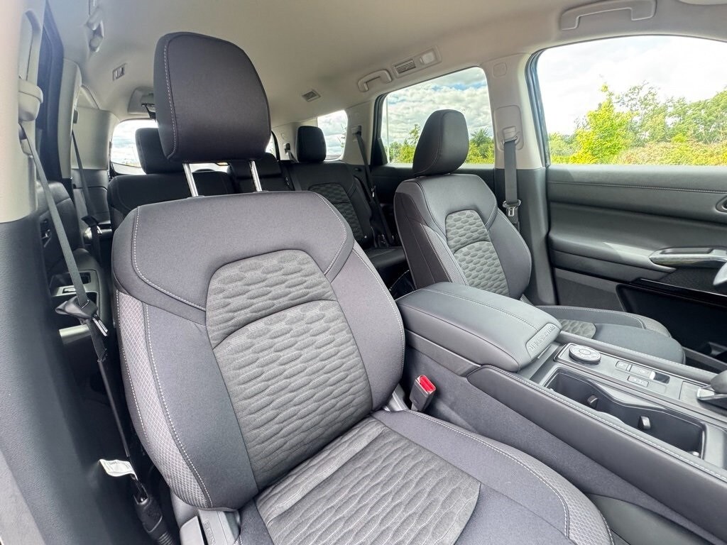 2025 NISSAN PATHFINDER - Image 25