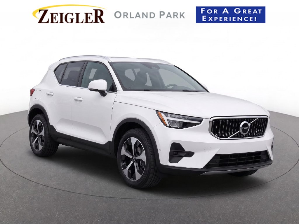 2025 Volvo XC40