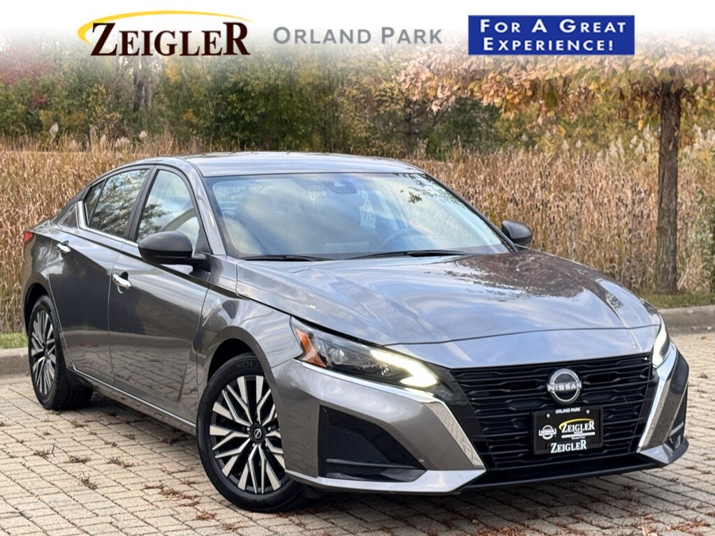 Used 2024 Nissan Altima 2.5 SV Sedan