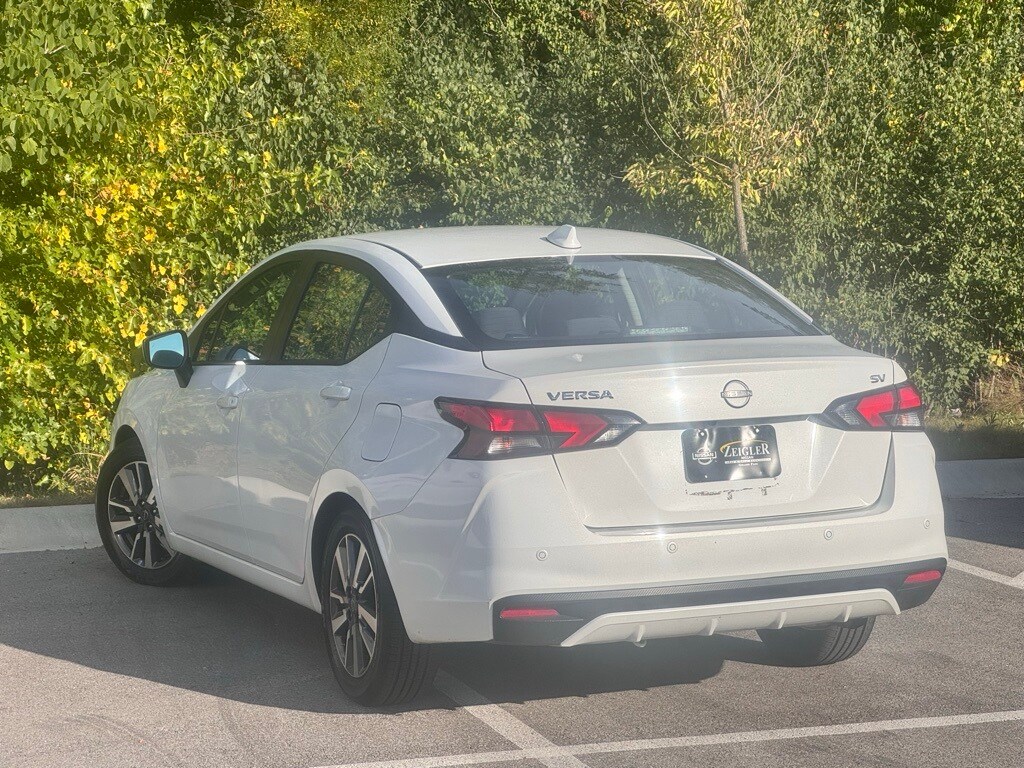 2023 Nissan Versa 1.6 SV photo 4