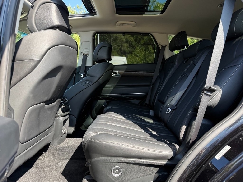 2024 GENESIS GV80 - Image 23