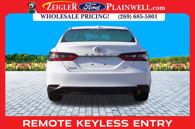 2021 Toyota Camry LE photo 2