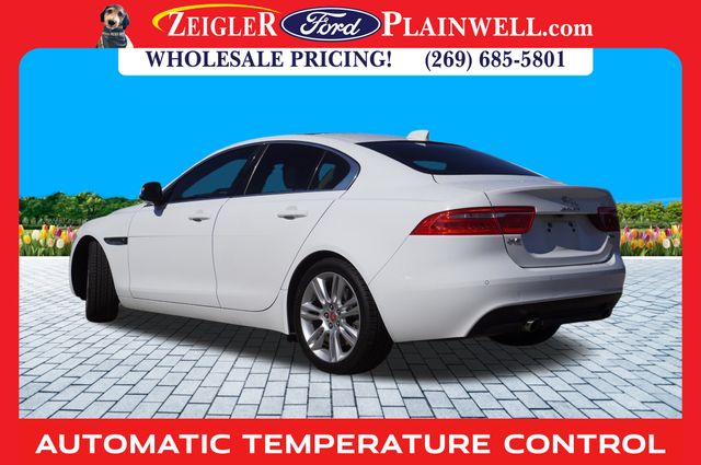 2019 Jaguar XE Premium photo 3