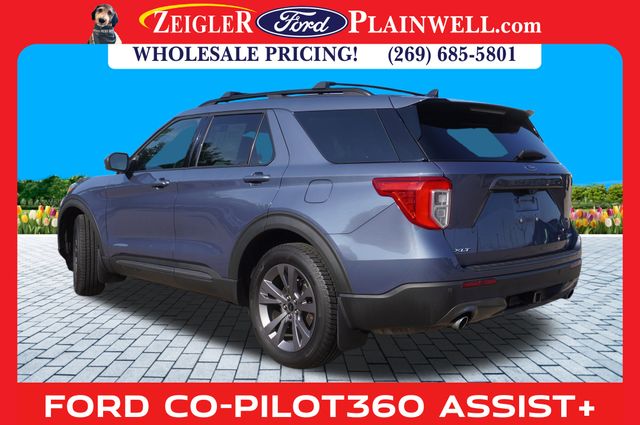 2021 Ford Explorer XLT Sport photo 2