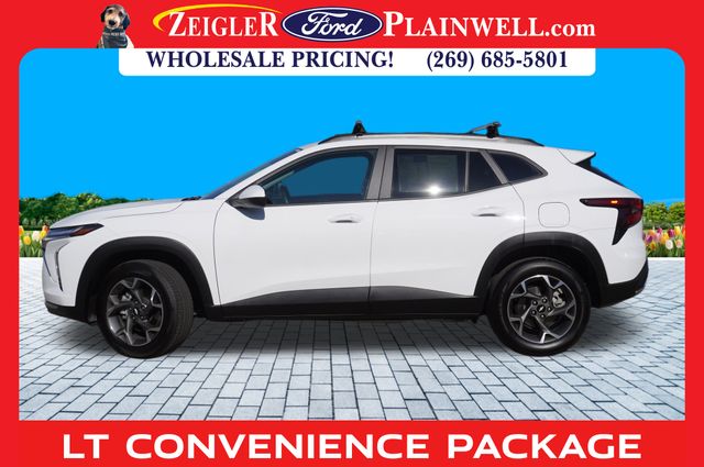 2024 Chevrolet Trax LT photo 2