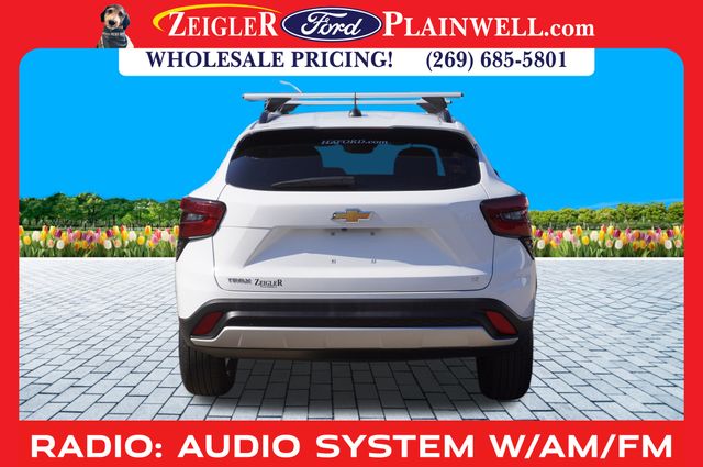 2024 Chevrolet Trax LT photo 3
