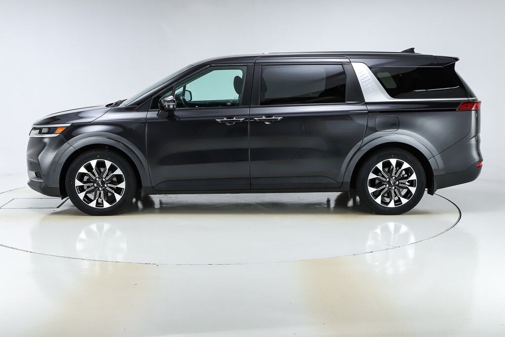 Used 2024 Kia Carnival EX Minivan/Van