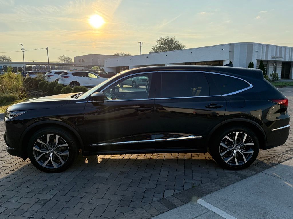2023 Acura MDX Technology SH-AWD photo 2