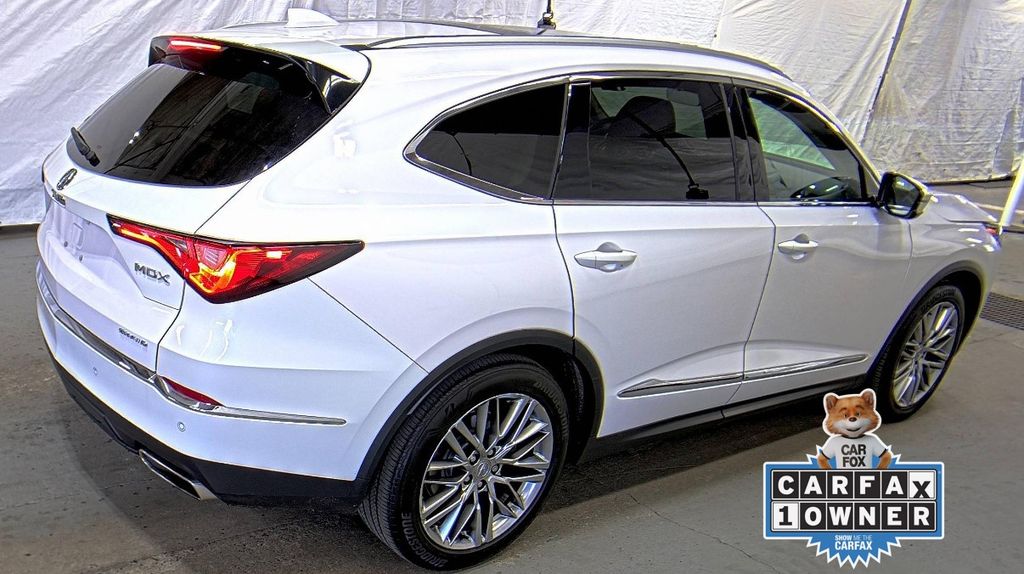 2023 Acura MDX Advance SH-AWD photo 2