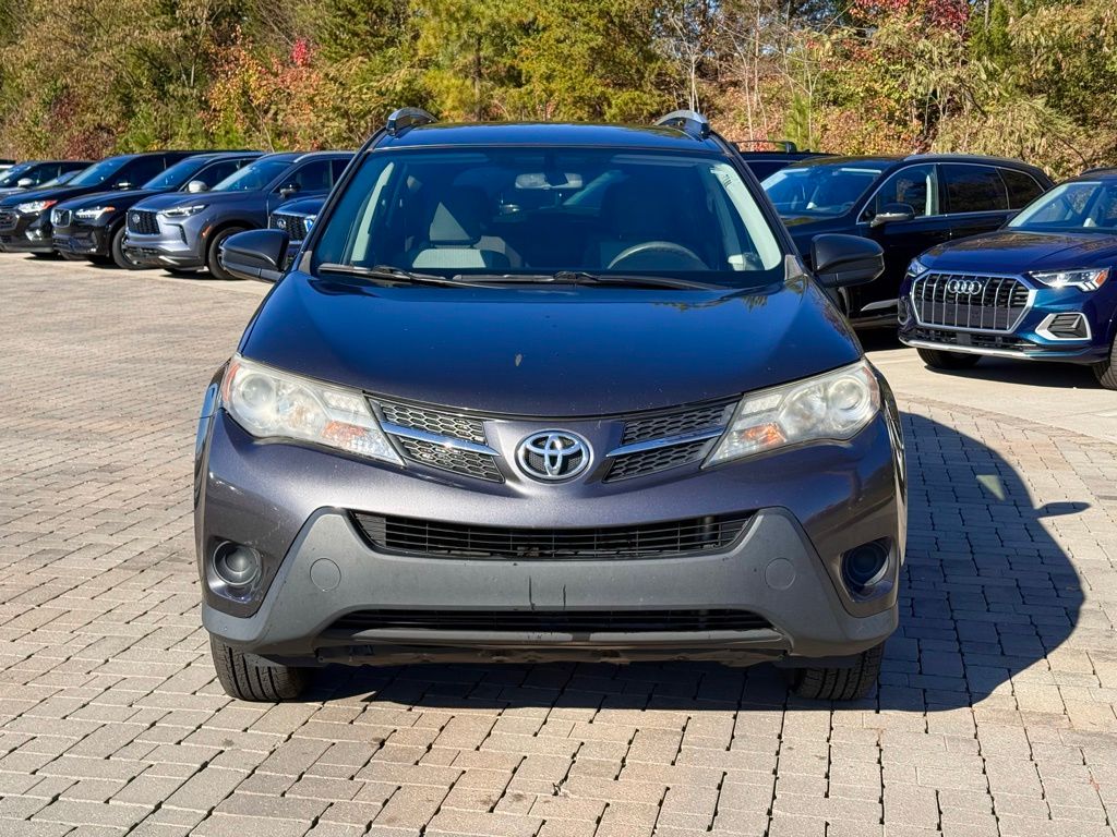 2014 Toyota RAV4 LE photo 2