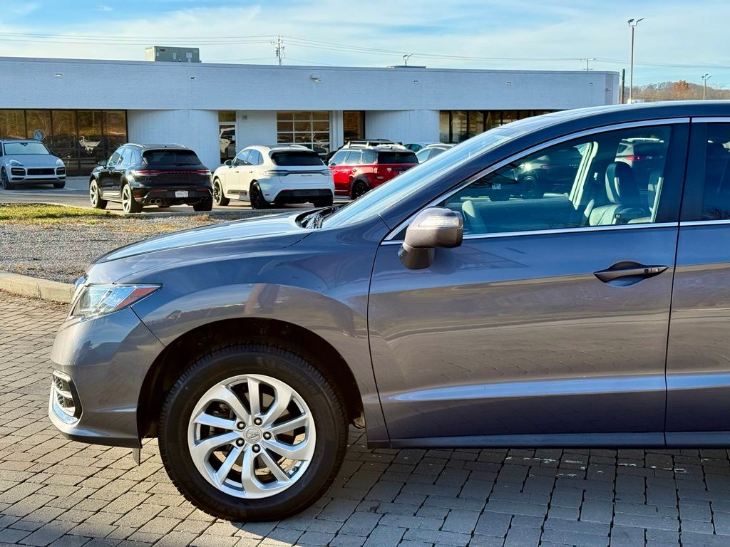 2018 Acura RDX Technology photo 2