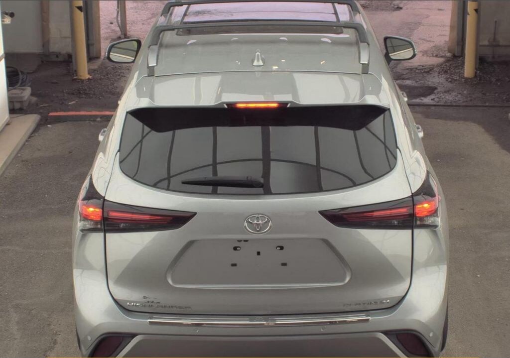 Used 2024 Toyota Highlander Platinum SUV
