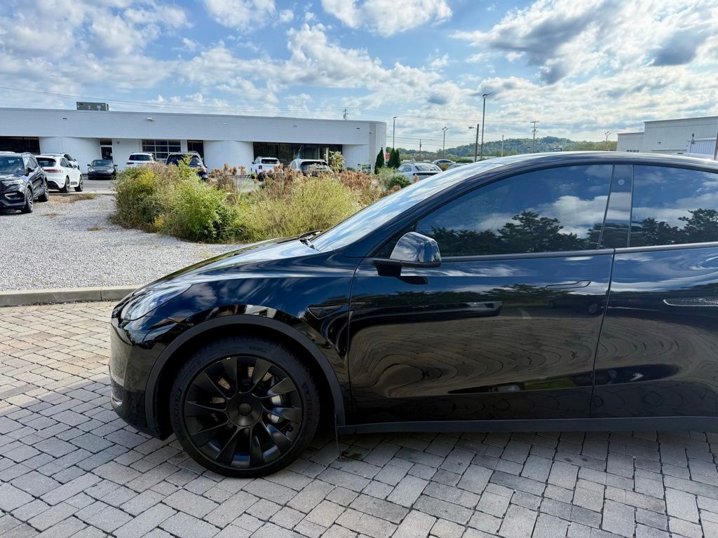 2023 Tesla Model Y Long Range photo 4