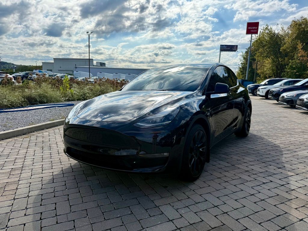 2023 Tesla Model Y Long Range photo 3