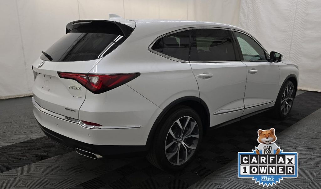 2023 Acura MDX Technology SH-AWD photo 2
