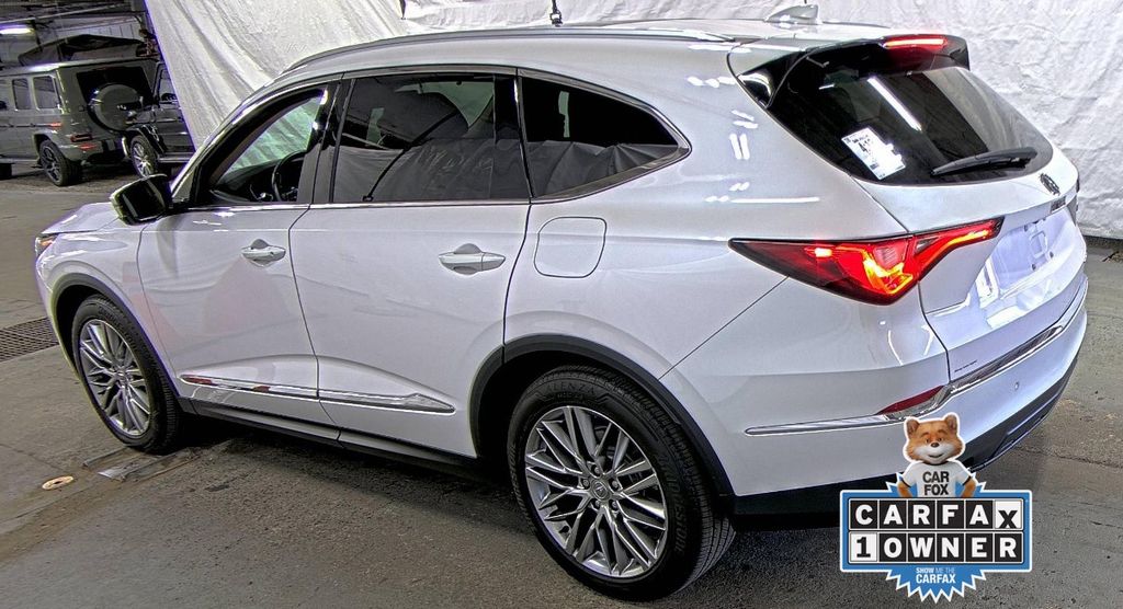2023 Acura MDX Advance SH-AWD photo 3