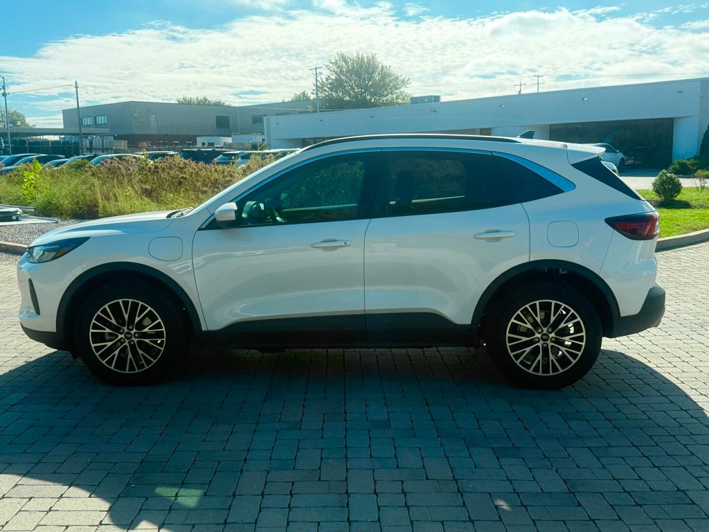 2024 Ford Escape Plug-In Hybrid Base photo 4