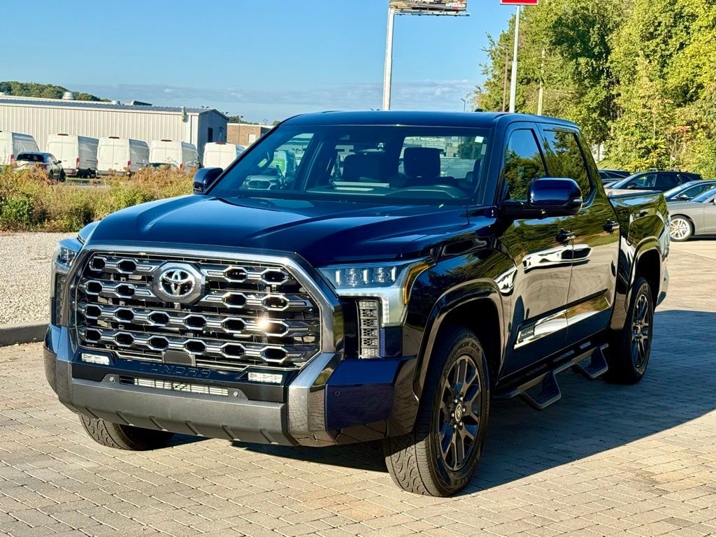 2023 Toyota Tundra Platinum photo 3