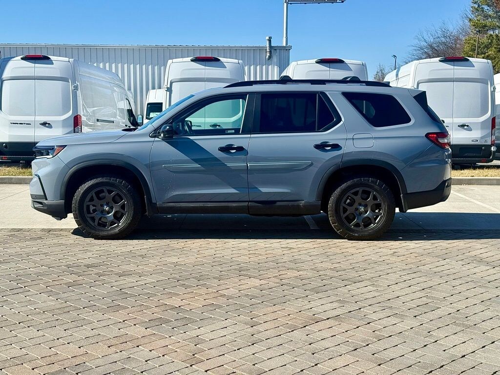 Used 2024 Honda Pilot TrailSport SUV