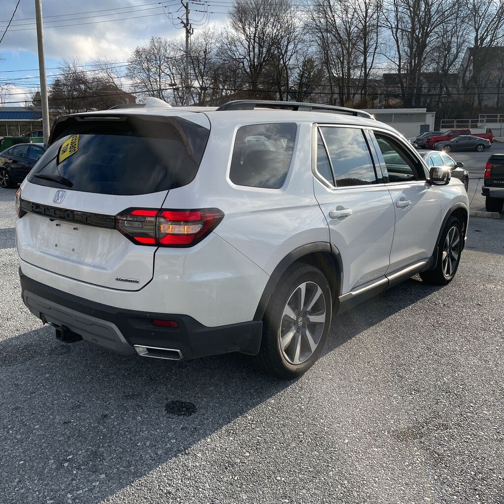 Used 2025 Honda Pilot Touring SUV