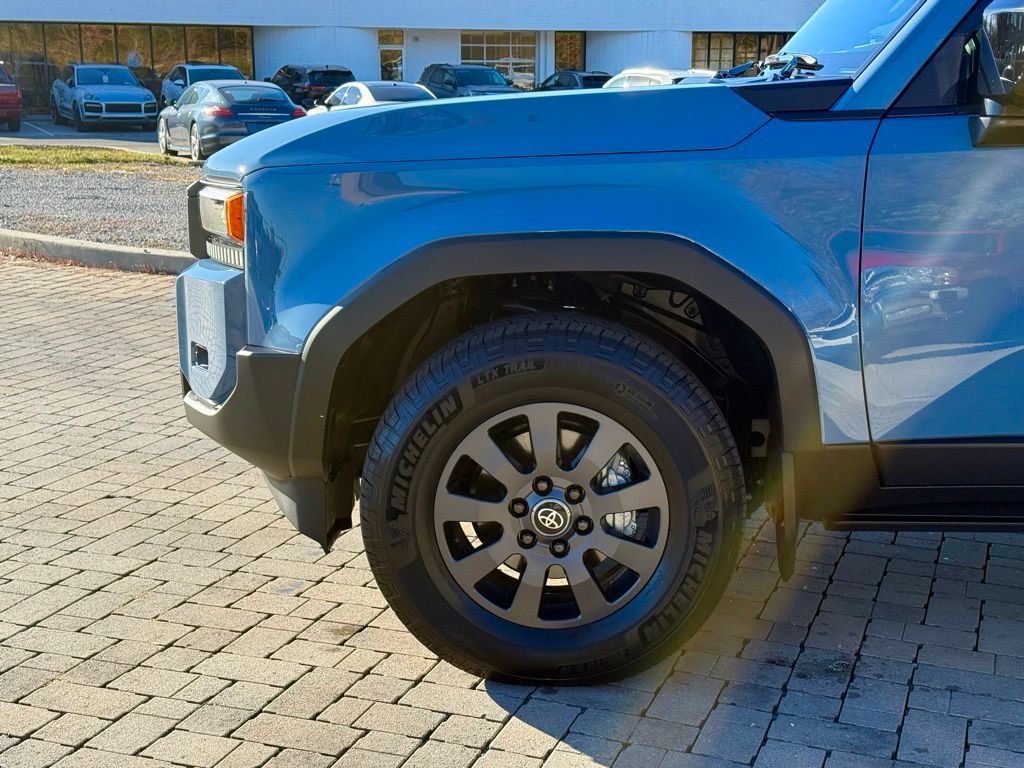 2025 Toyota Land Cruiser Base photo 4