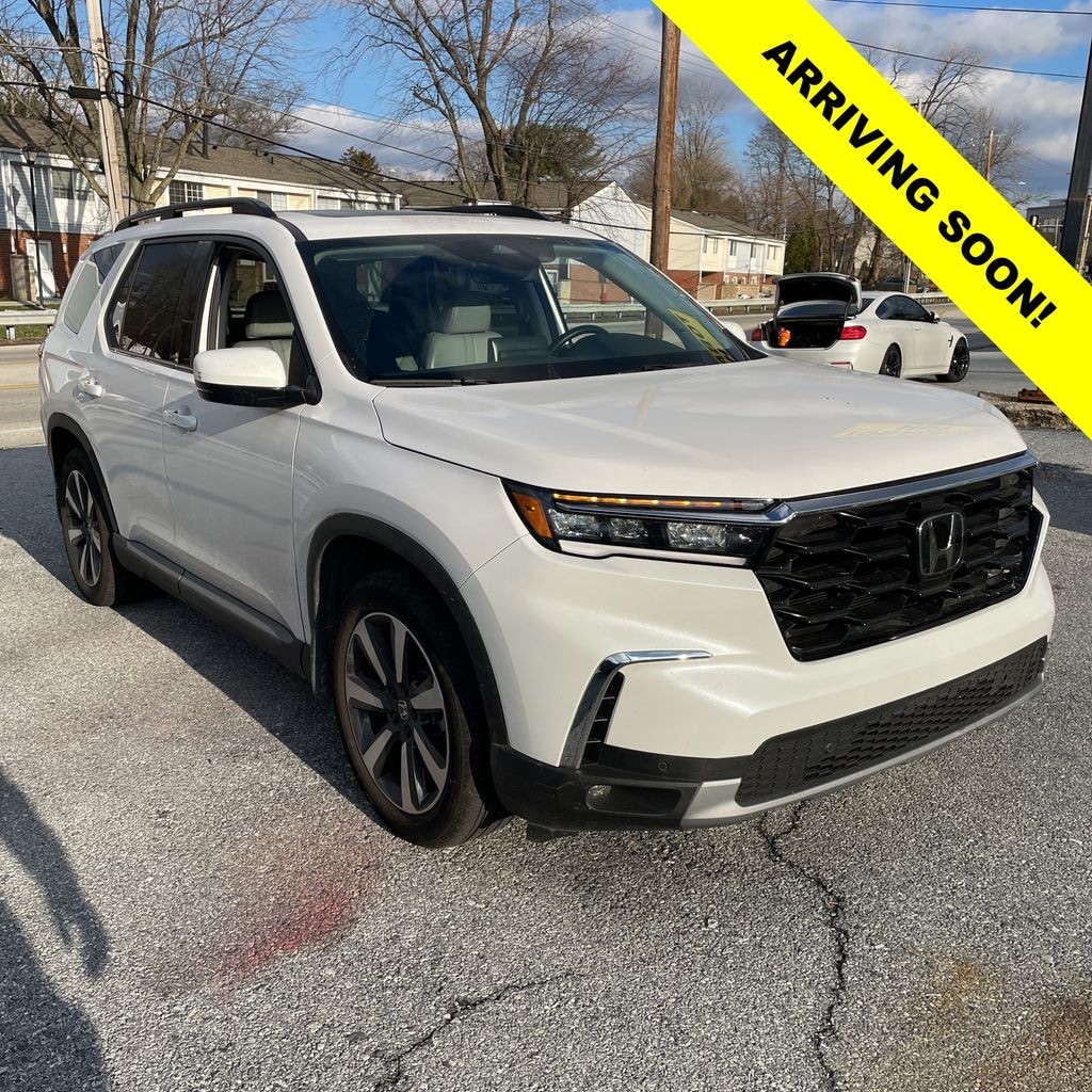 Used 2025 Honda Pilot Touring SUV
