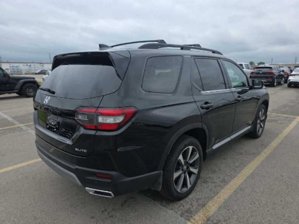 Used 2025 Honda Pilot Elite SUV