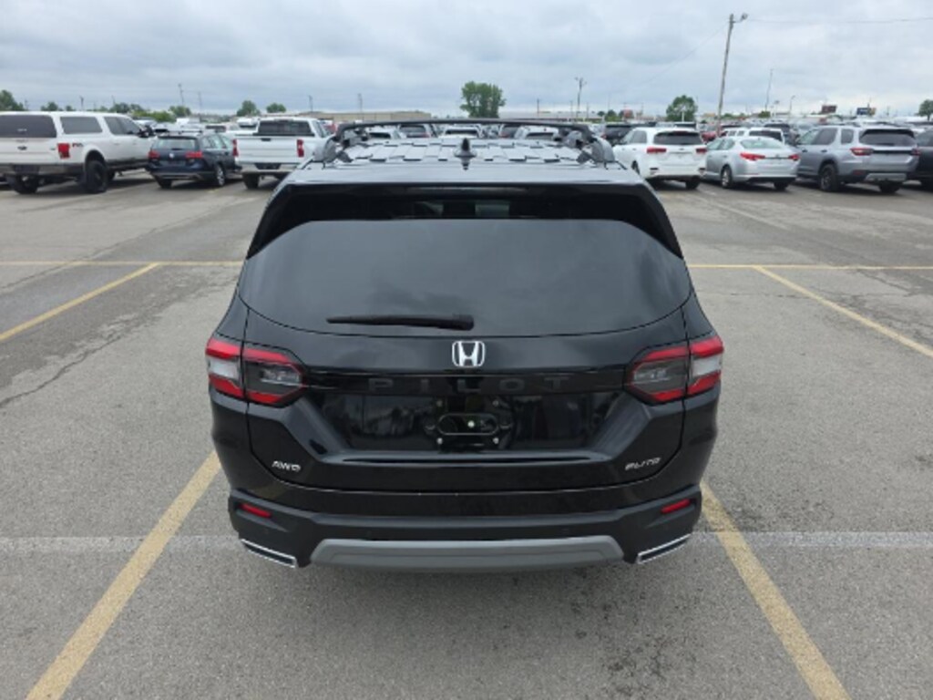 Used 2025 Honda Pilot Elite SUV