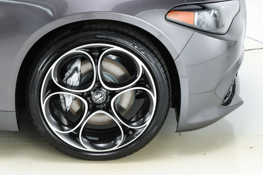 2025 Alfa Romeo Giulia Base - Photo 15