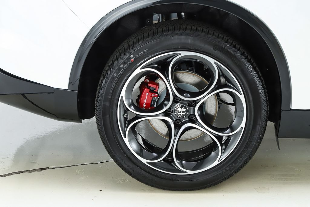 2025 Alfa Romeo Stelvio Base - Photo 14