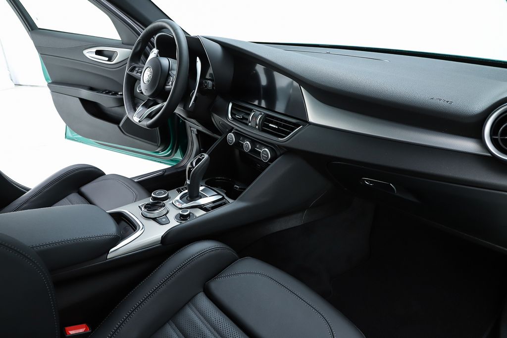 2026 Alfa Romeo Giulia Base - Photo 33