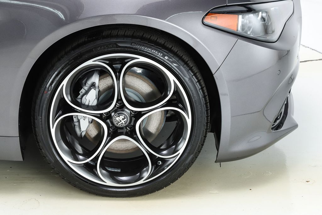 2025 Alfa Romeo Giulia Base - Photo 15