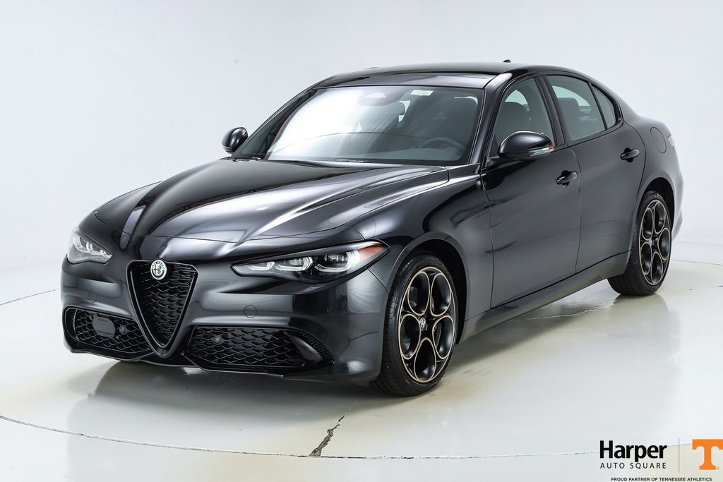 2025 Alfa Romeo Giulia Intensa's photo