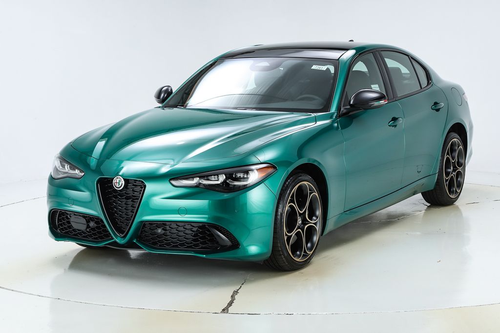 2025 Alfa Romeo Giulia Intensa's photo