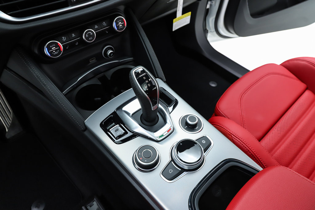 2025 Alfa Romeo Stelvio Base - Photo 25