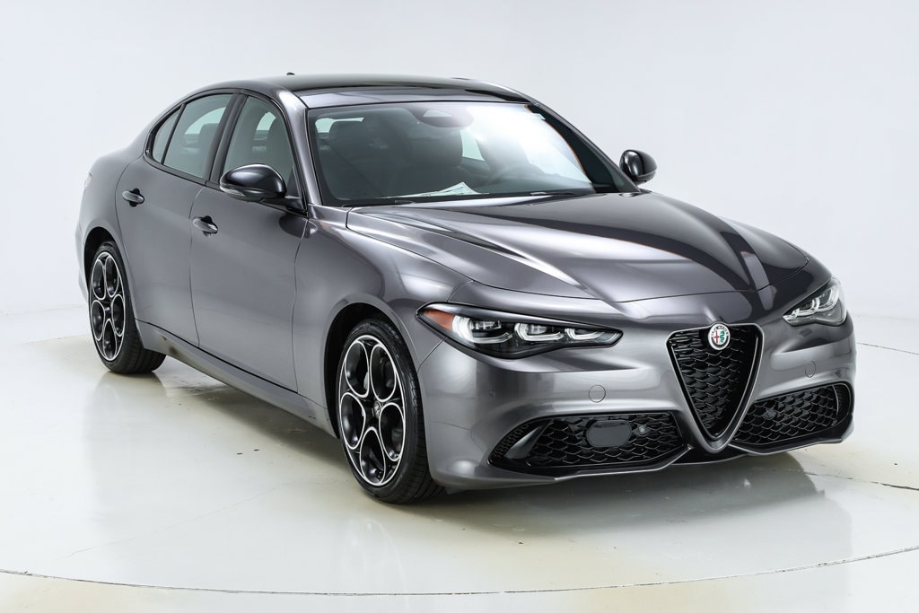 2025 Alfa Romeo Giulia Base - Photo 16