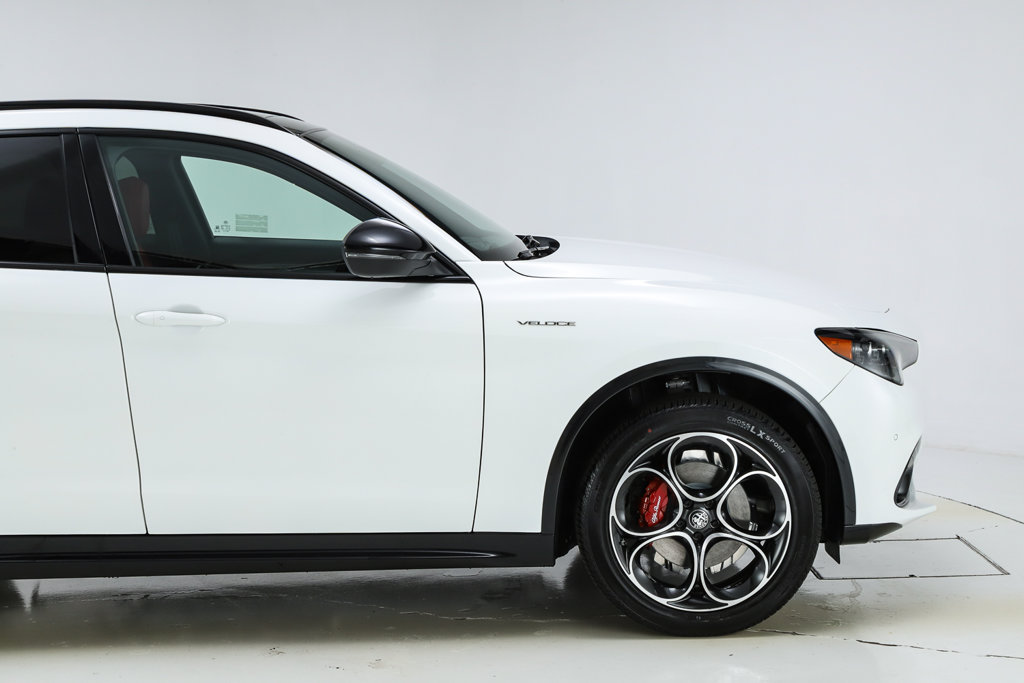 2025 Alfa Romeo Stelvio Base - Photo 13