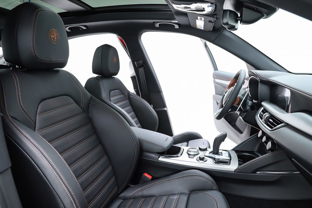 2025 Alfa Romeo Stelvio Intensa - Photo 39