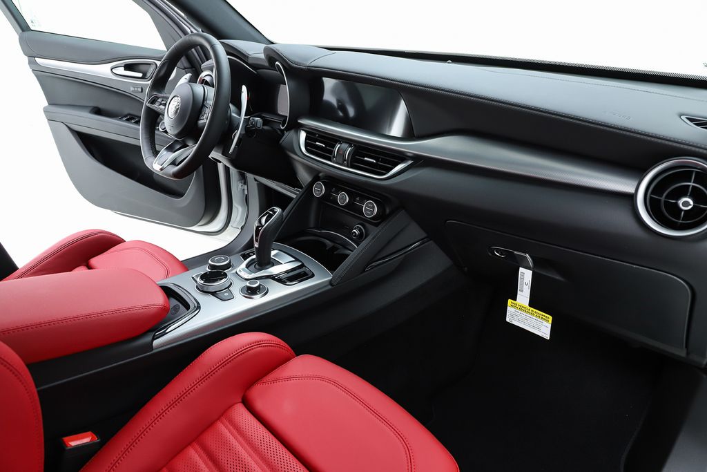 2025 Alfa Romeo Stelvio Base - Photo 35