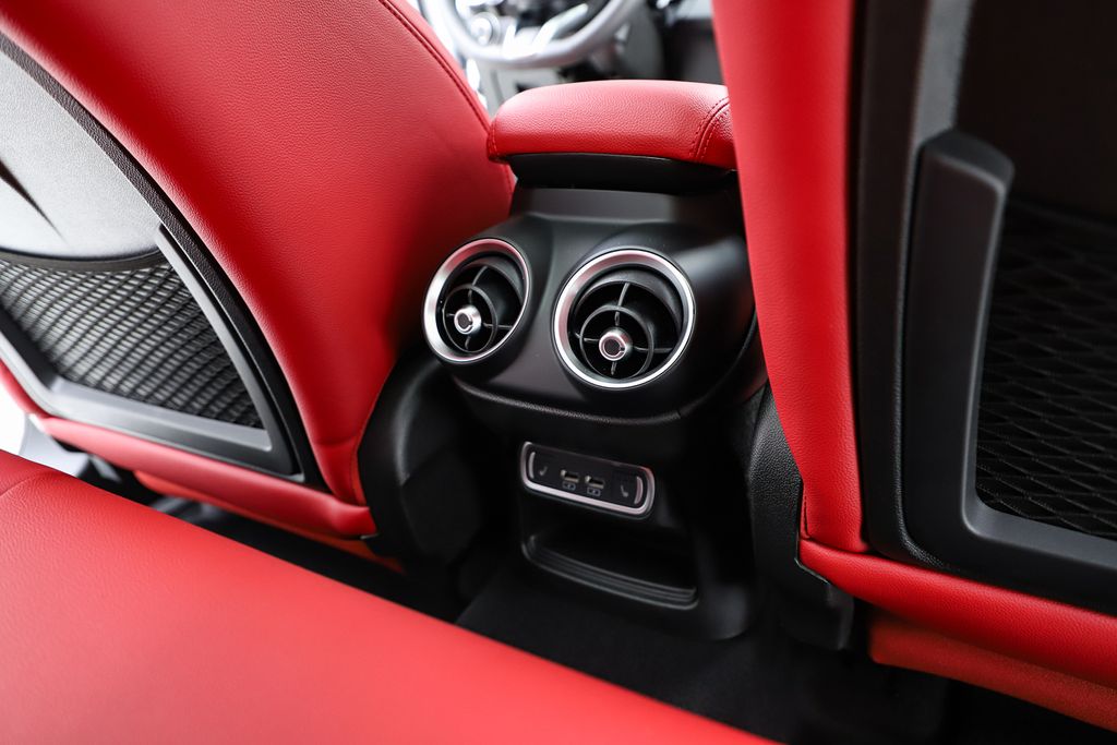 2025 Alfa Romeo Stelvio Base - Photo 41
