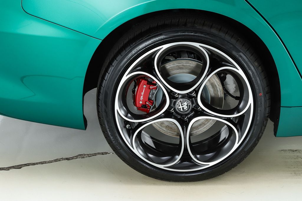 2026 Alfa Romeo Giulia Base - Photo 14