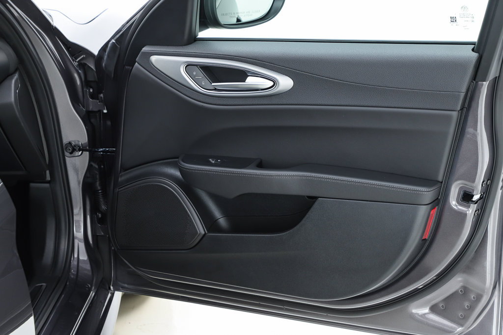 2025 Alfa Romeo Giulia Base - Photo 33