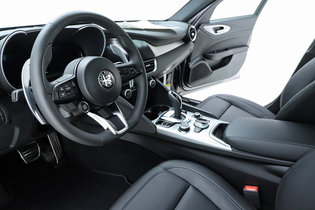 2025 Alfa Romeo Giulia Base - Photo 20