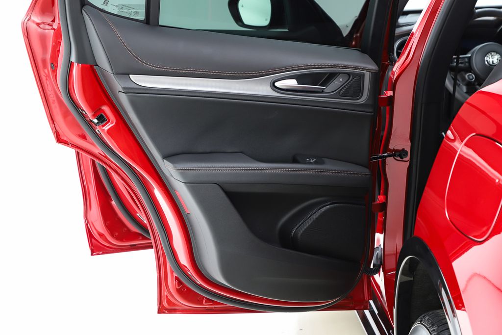 2025 Alfa Romeo Stelvio Intensa - Photo 19