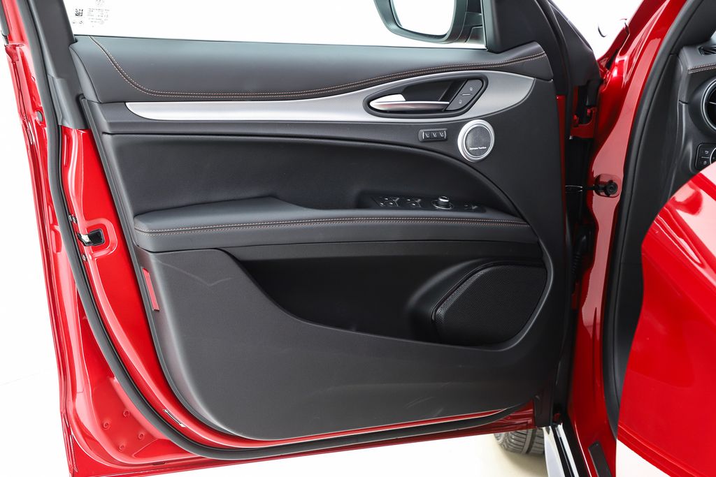 2025 Alfa Romeo Stelvio Intensa - Photo 20