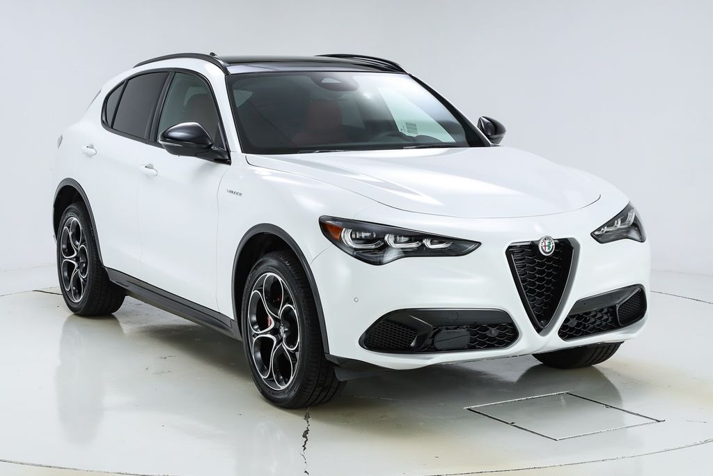 2025 Alfa Romeo Stelvio Base - Photo 16