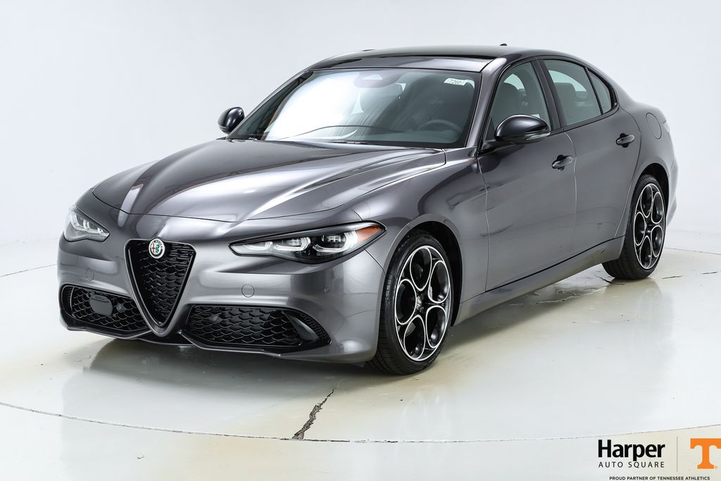 2025 Alfa Romeo Giulia Base's photo