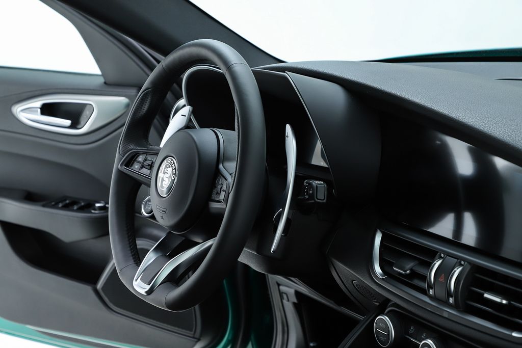 2026 Alfa Romeo Giulia Base - Photo 35