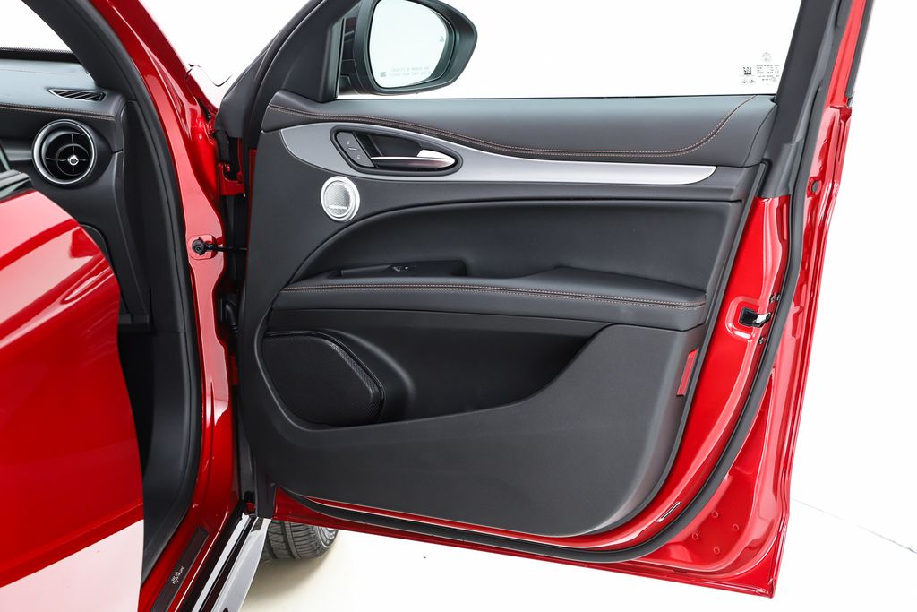 2025 Alfa Romeo Stelvio Intensa - Photo 35